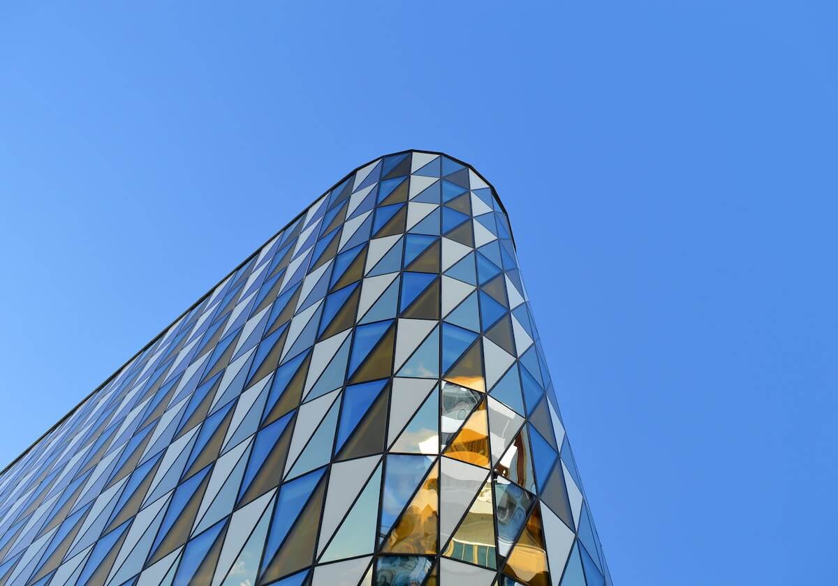 意甲媒体热议：米兰球员埃斯图皮尼安状态非常不稳，时而高光时而低迷